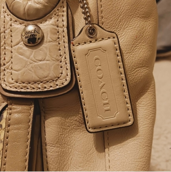 Coach Kristin Beige Leather Shoulder Bag - Picture 7 of 13